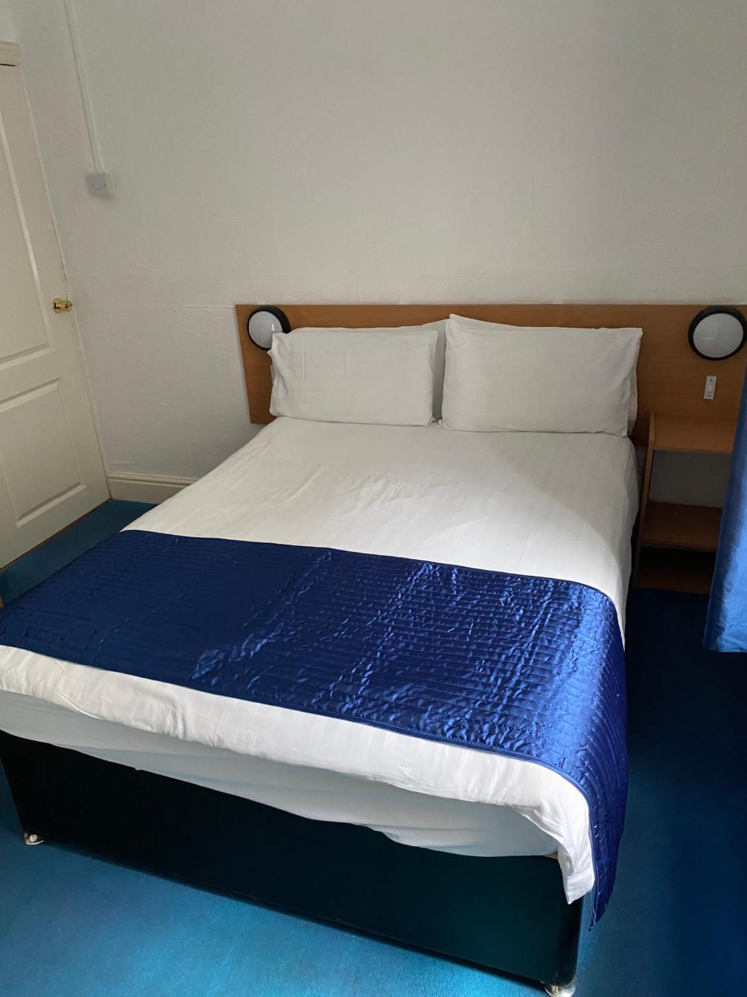 The Sandhurst 2* Blackpool
