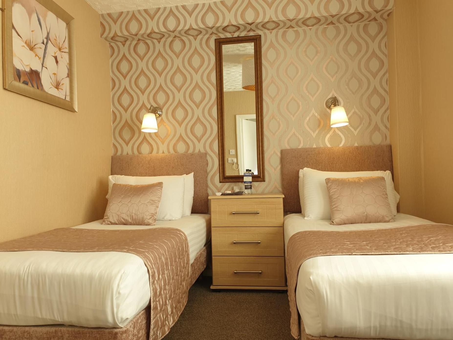 Corona Blackpool 4*
