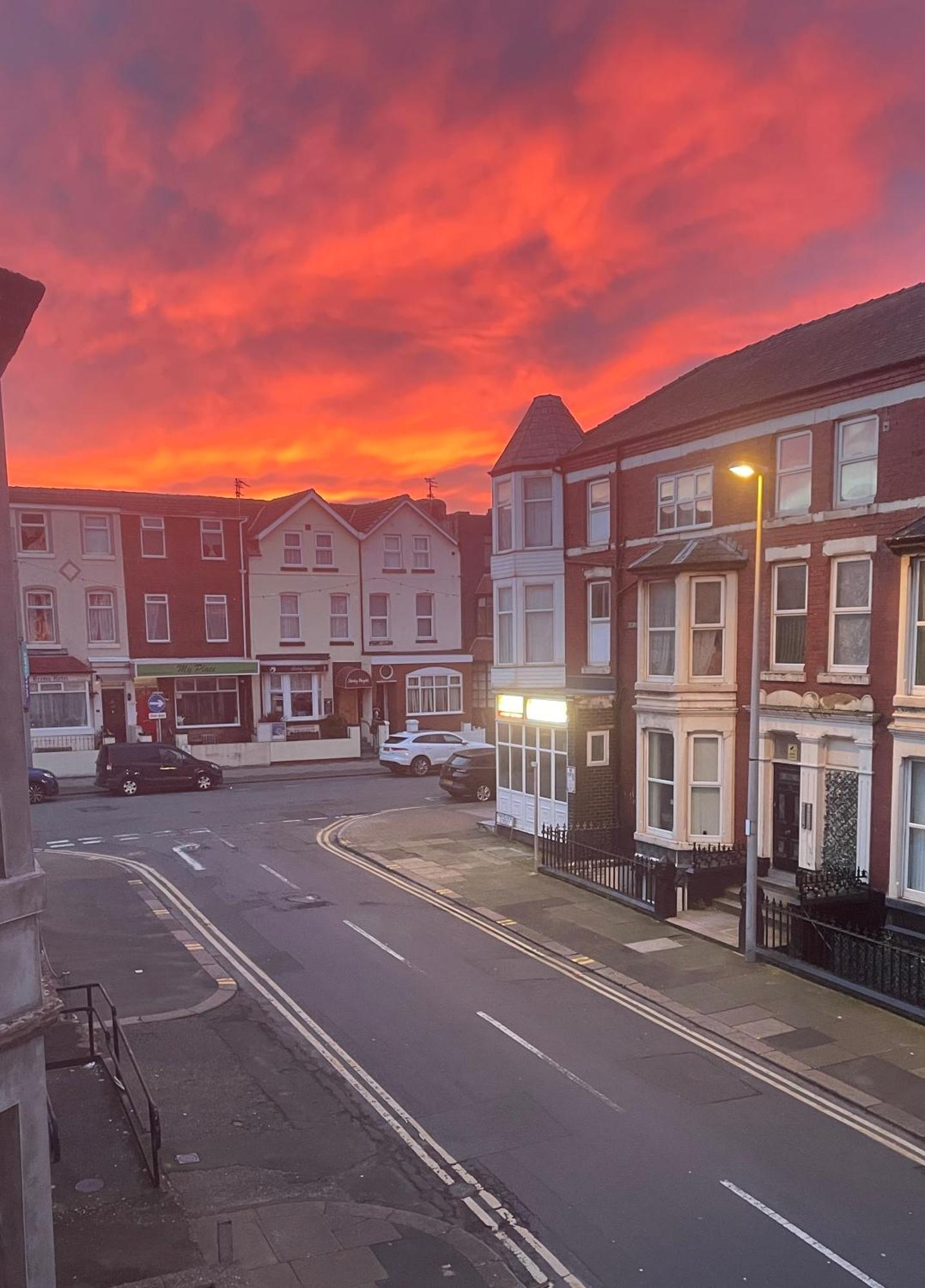 Guest house Double With Private Bathroom Partial Tower View 16 Havelock Street - 5 Blackpool