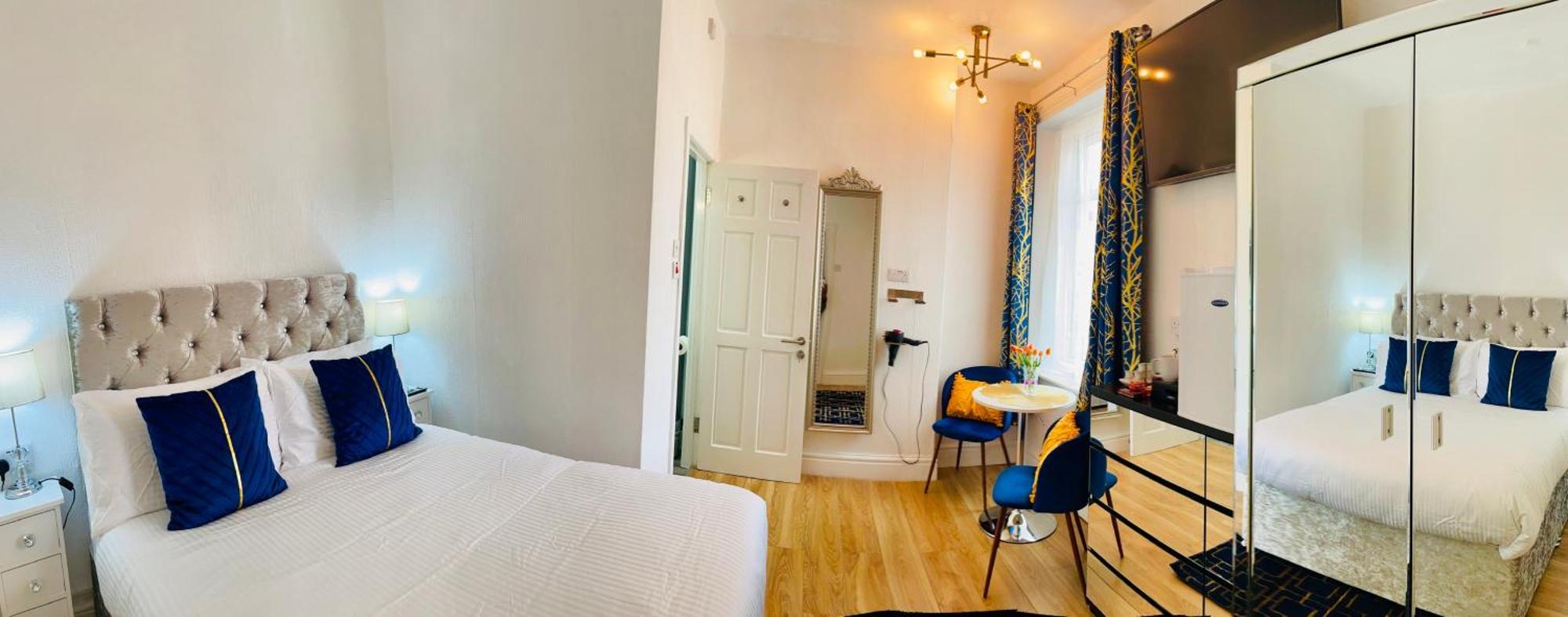 Guest house Double With Private Bathroom Partial Tower View 16 Havelock Street - 5