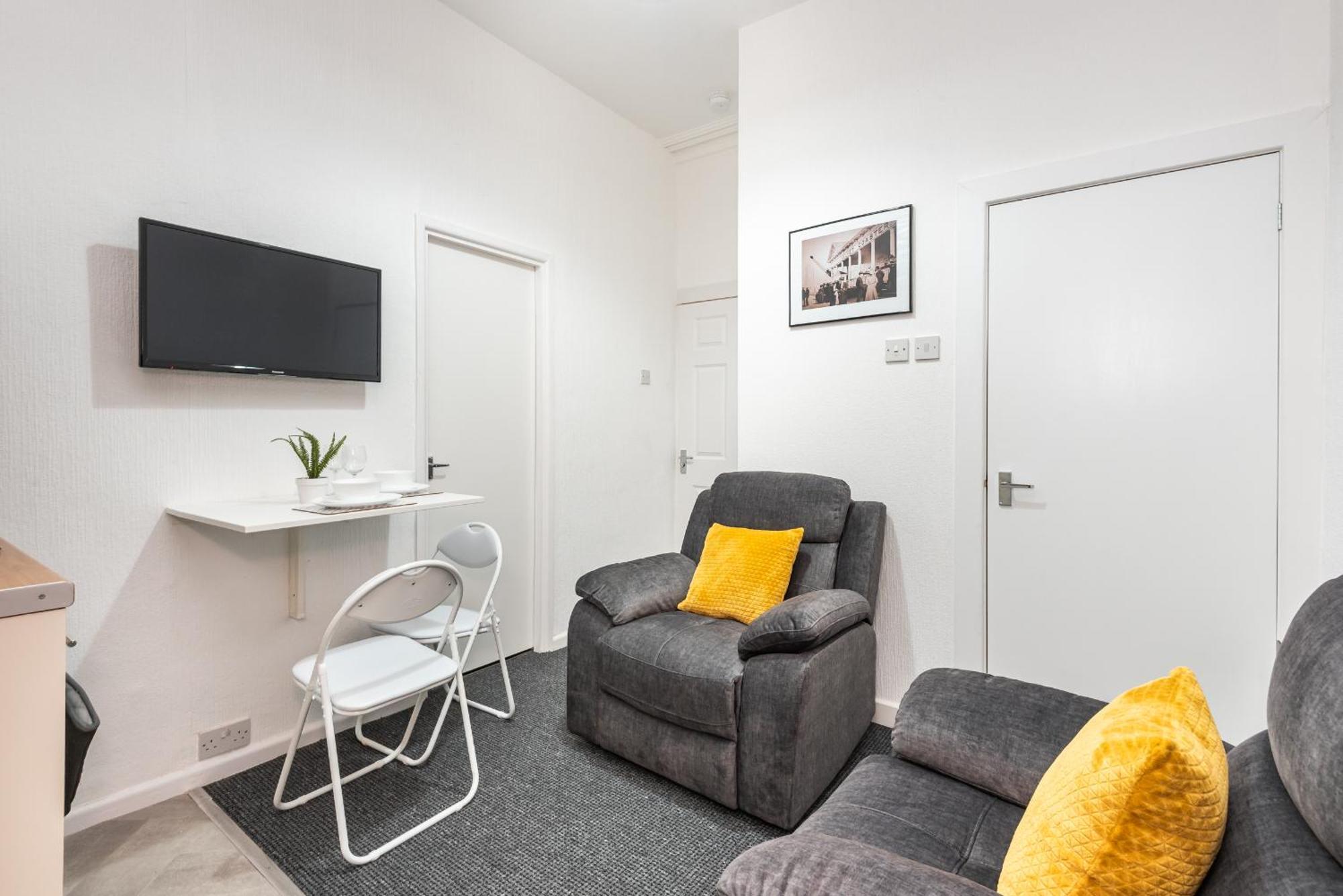 Velvet Coaster Apartment *