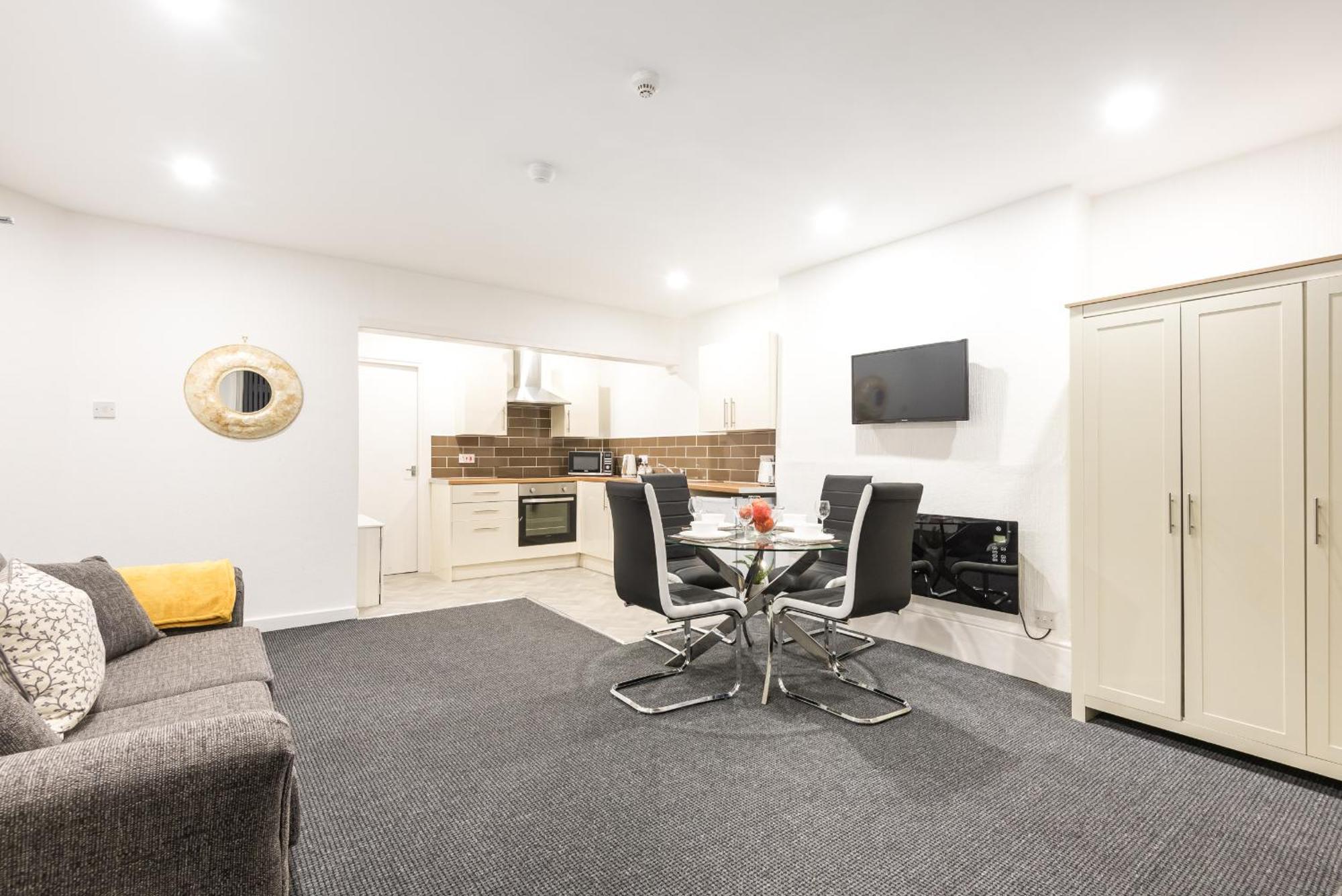 Velvet Coaster Apartment *
