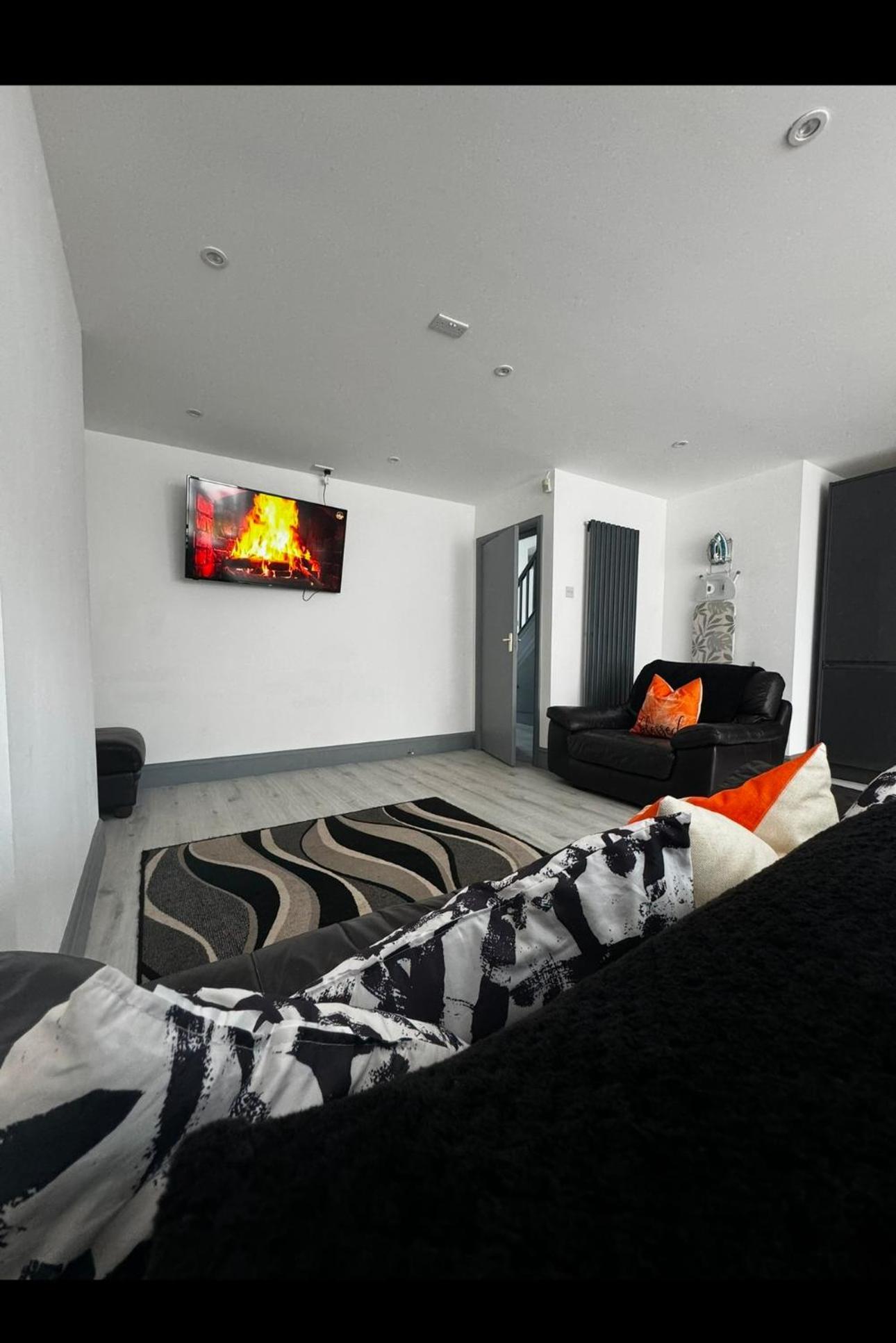 Melville House - Pet Friendly