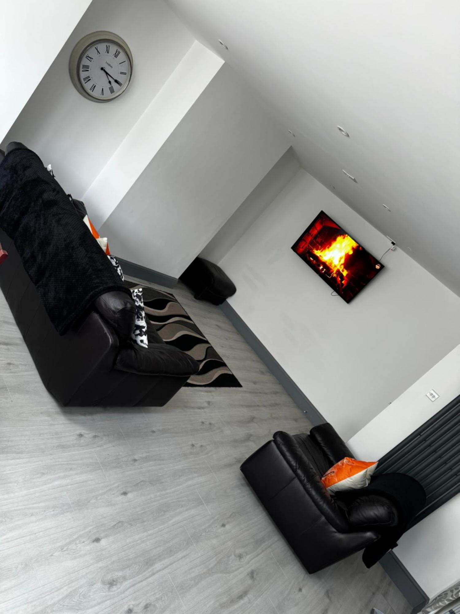 Melville House - Pet Friendly Holiday home Blackpool