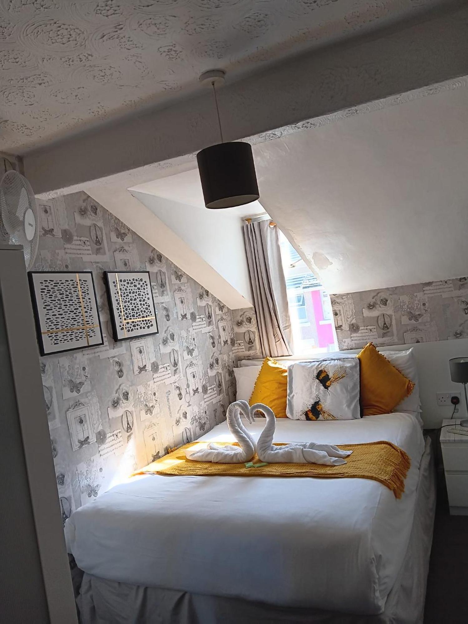 The Chorlton 3* Blackpool