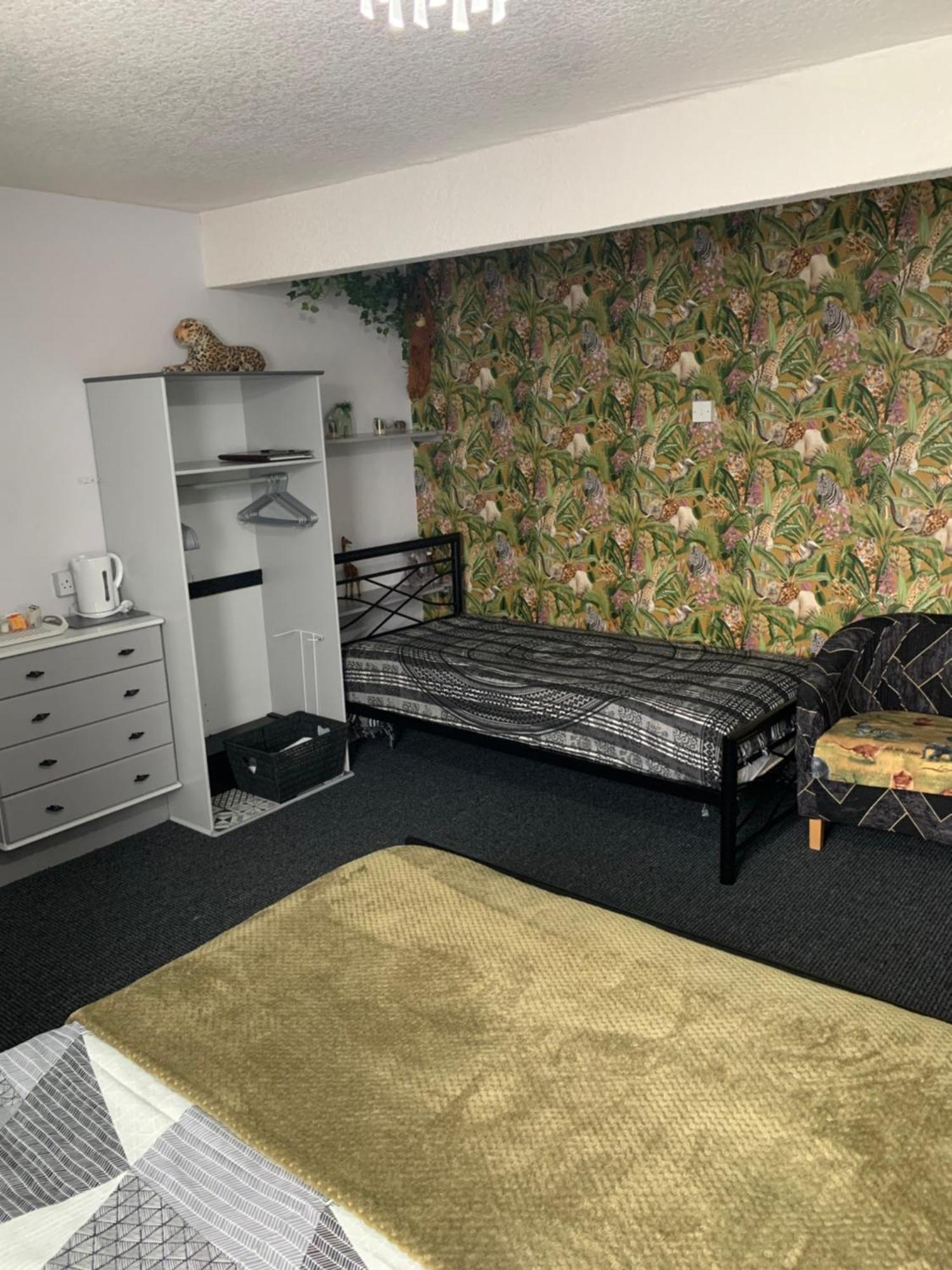 Hornby Villa- 4star B&b-couples & Families Only