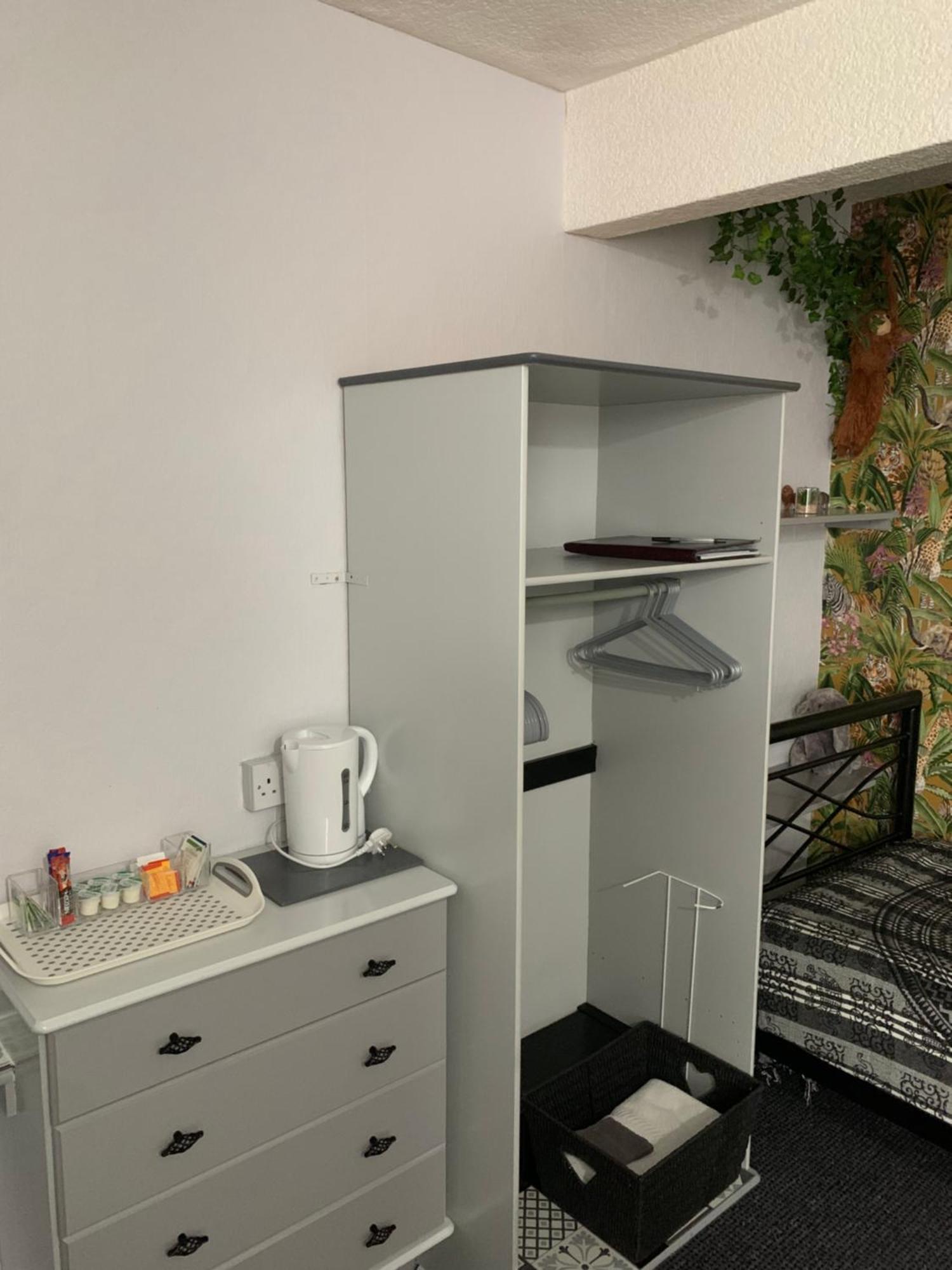 Guest house Hornby Villa- 4star B&b-couples & Families Only