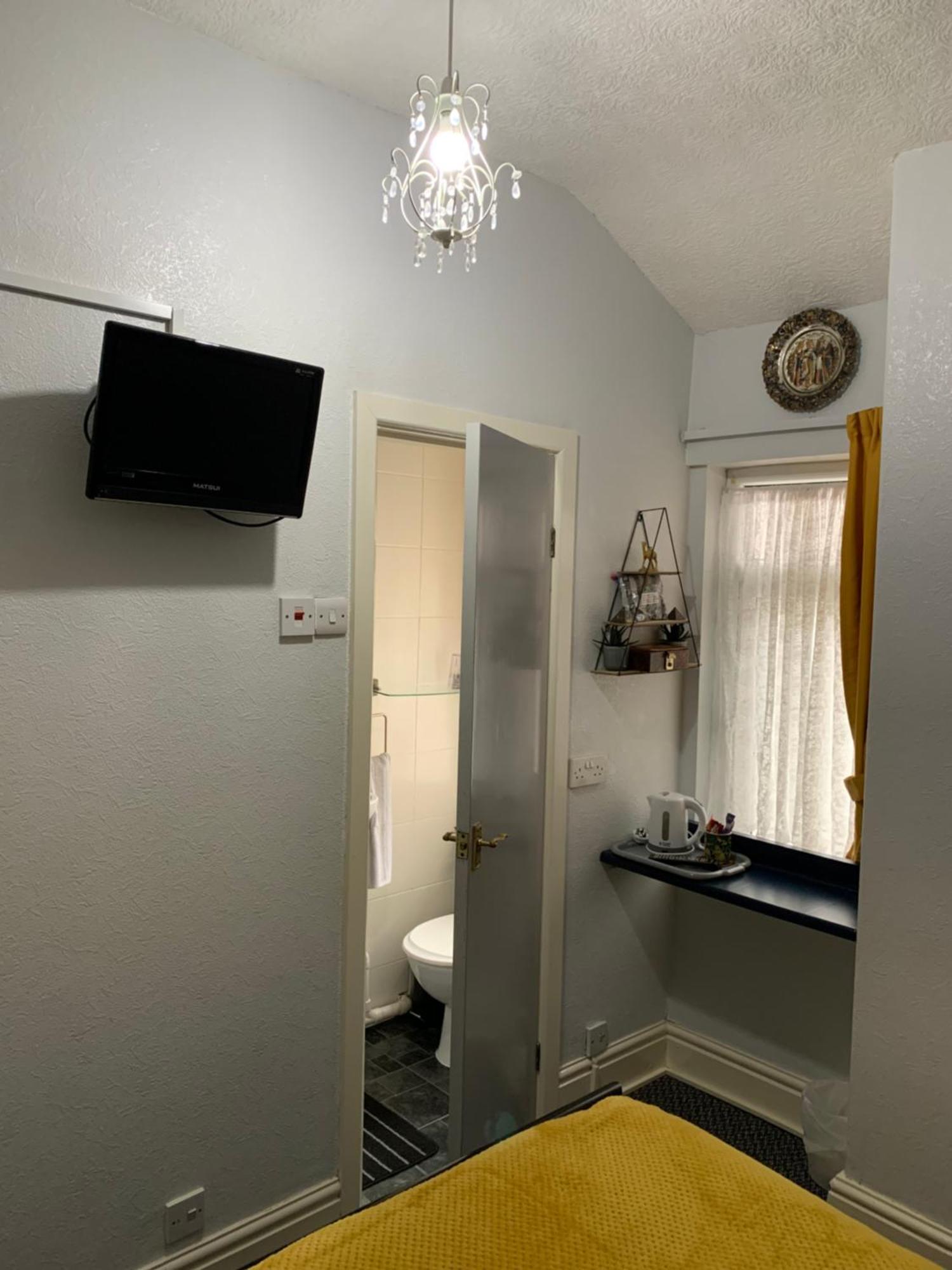 Hornby Villa- 4star B&b-couples & Families Only