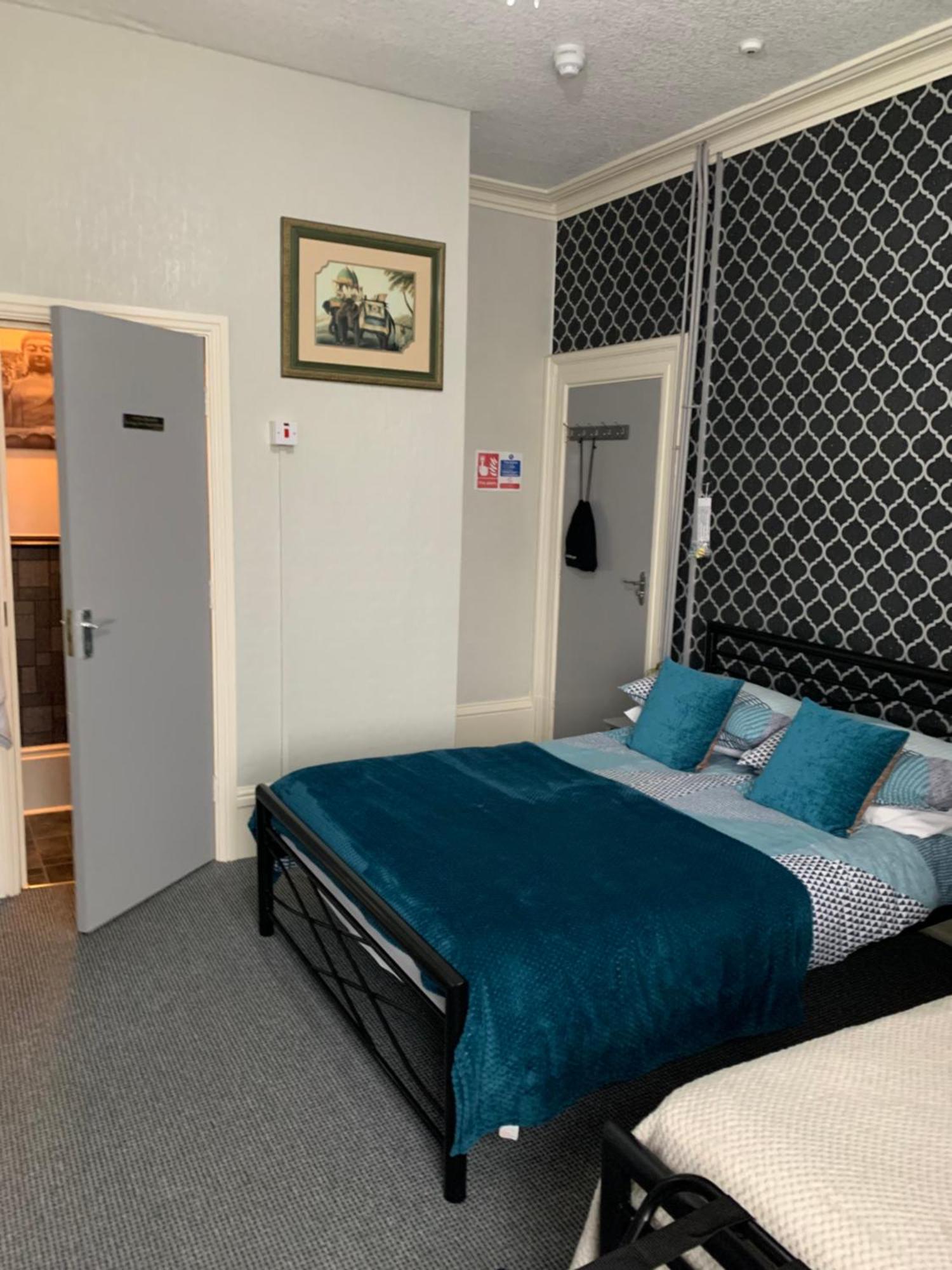 Guest house Hornby Villa- 4star B&b-couples & Families Only 4*