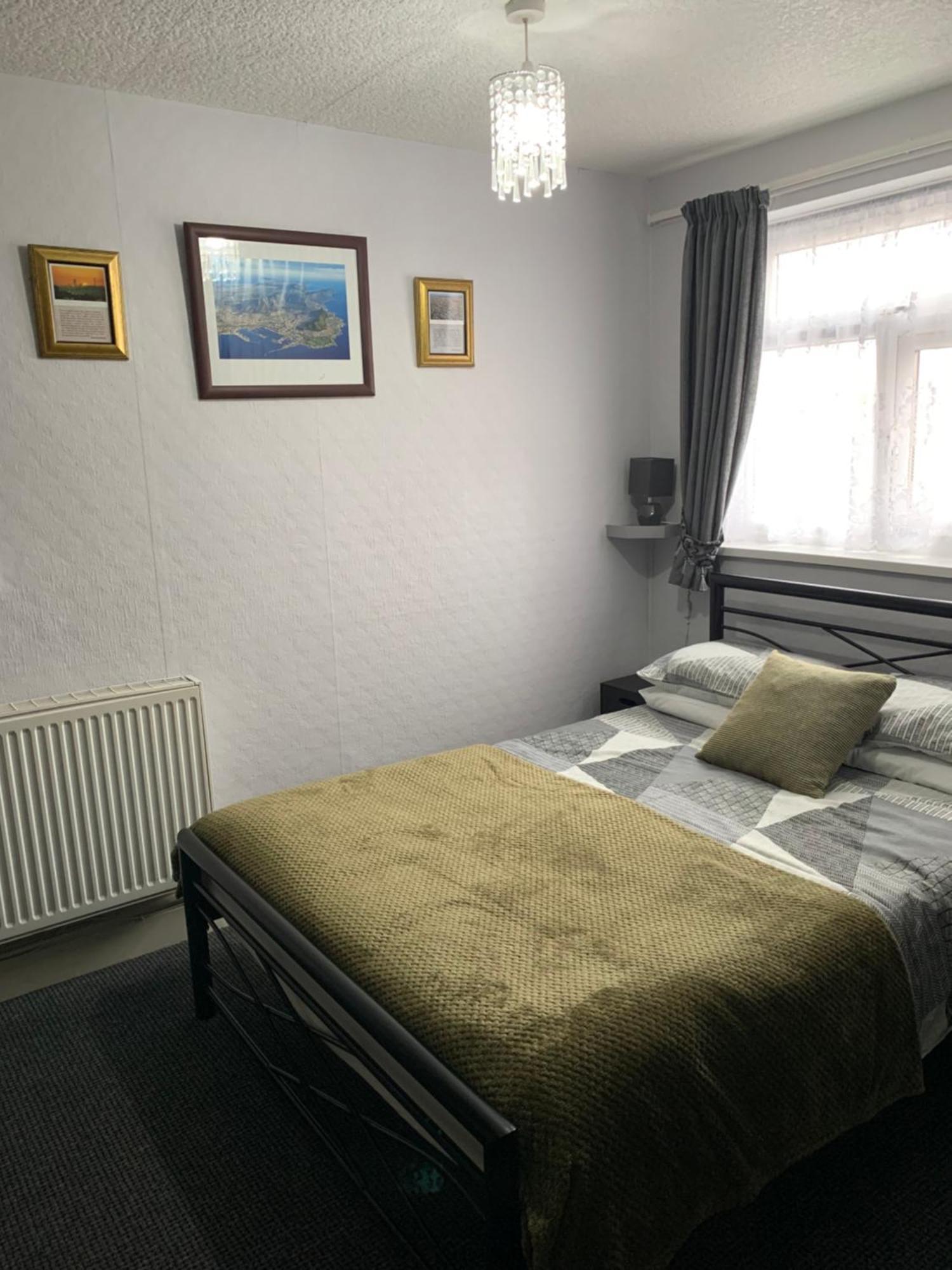 Guest house Hornby Villa- 4star B&b-couples & Families Only 4*