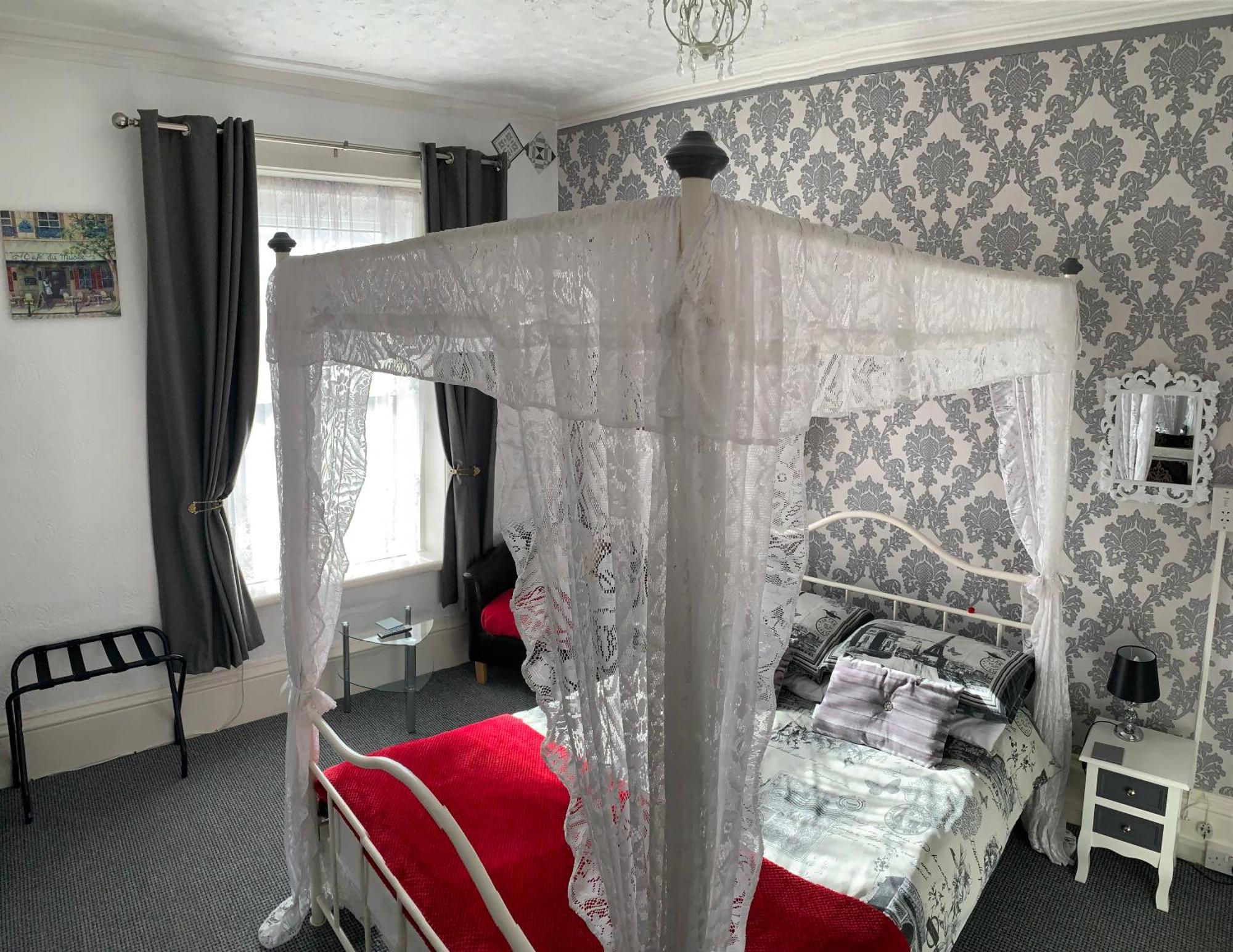 Guest house Hornby Villa- 4star B&b-couples & Families Only 4*