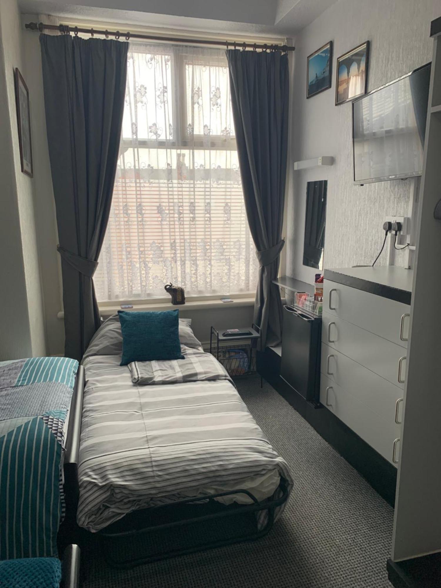 Hornby Villa- 4star B&b-couples & Families Only Guest house Blackpool