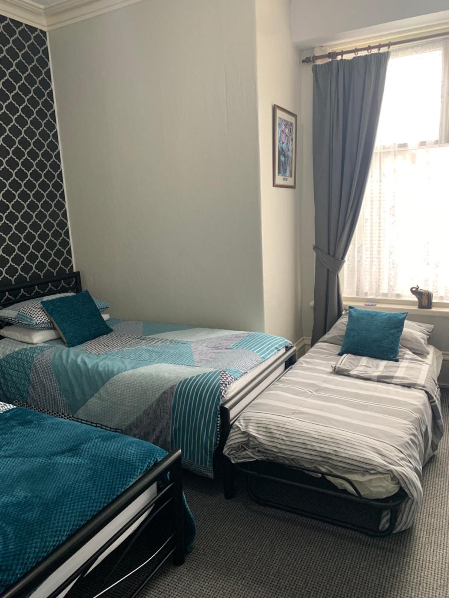 Guest house Hornby Villa- 4star B&b-couples & Families Only 4*