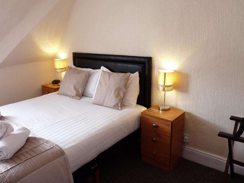 Hilbre 2* Blackpool