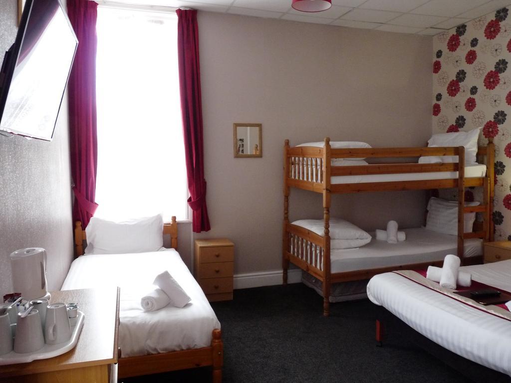 Hotel Hilbre 2*