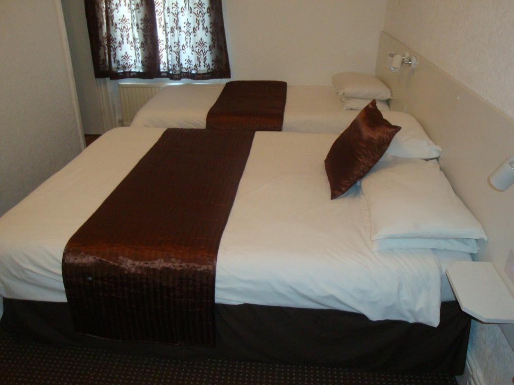 Hotel The Sandhurst 2*
