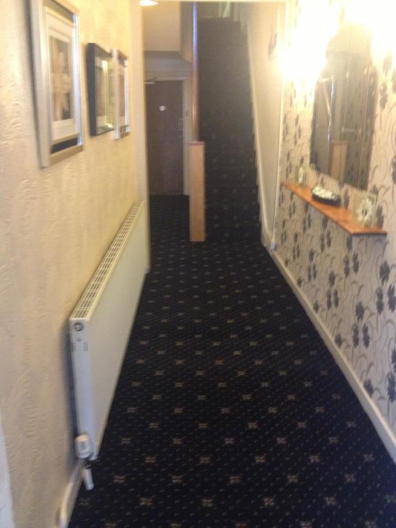 The Rutlands 3*