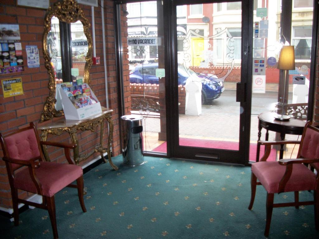 Royal Oakwell Hotel
