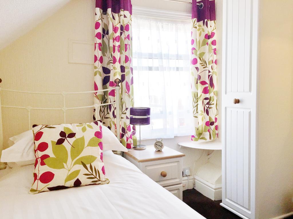 The Beechcliffe - Over 35's Only 3*