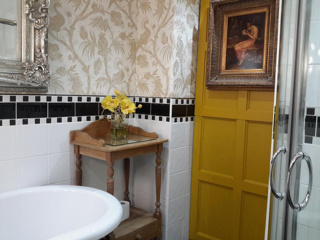 The Lonsdale Guest house 2*