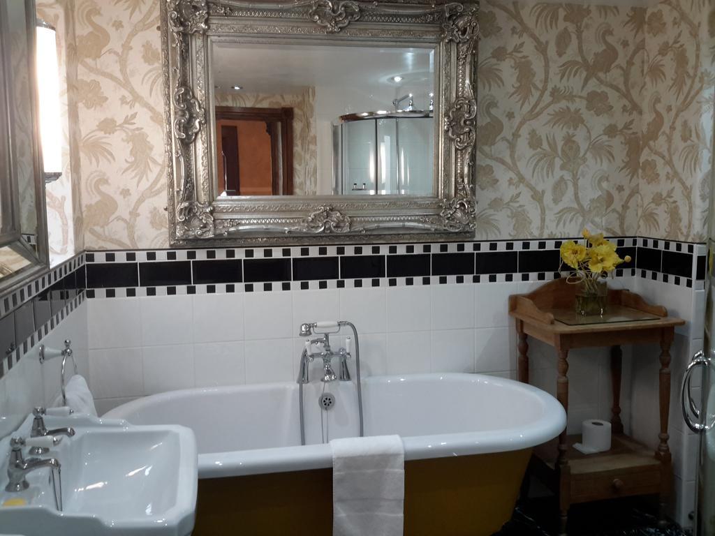 The Lonsdale Guest house 2*