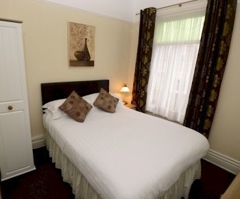 The Beechcliffe - Over 35's Only Guest house Blackpool