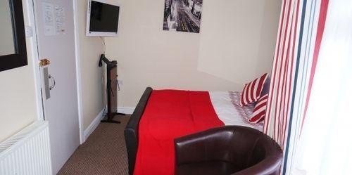 The Shores Hotel, 3*