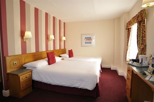 Claremont Hotel 3*