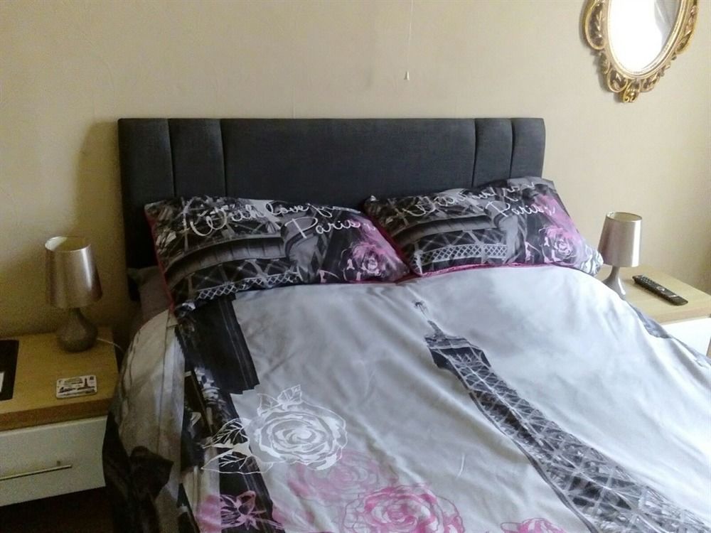 The Mercury, - Over 21's Only Bed & Breakfast Blackpool