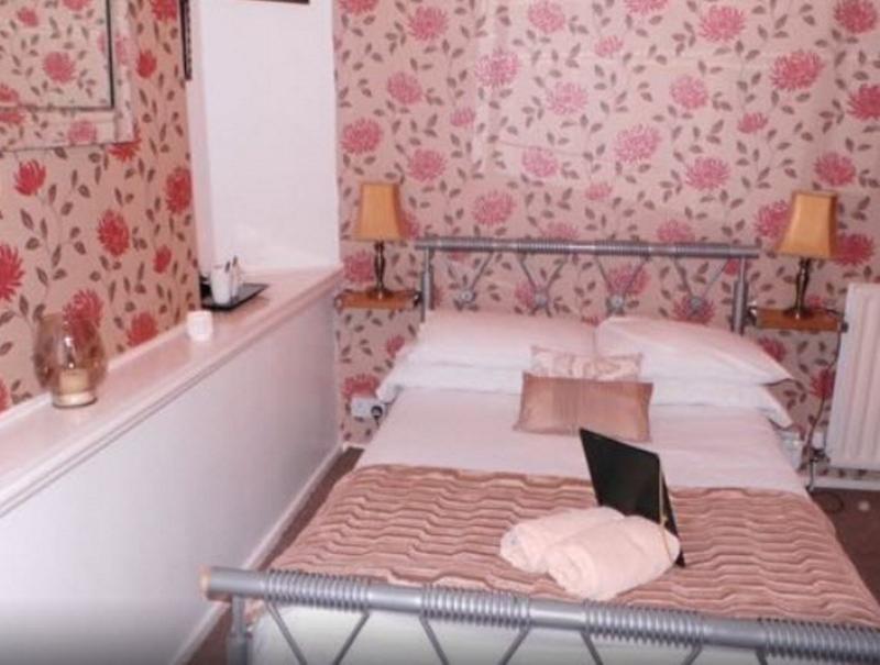 Hotel The 3*