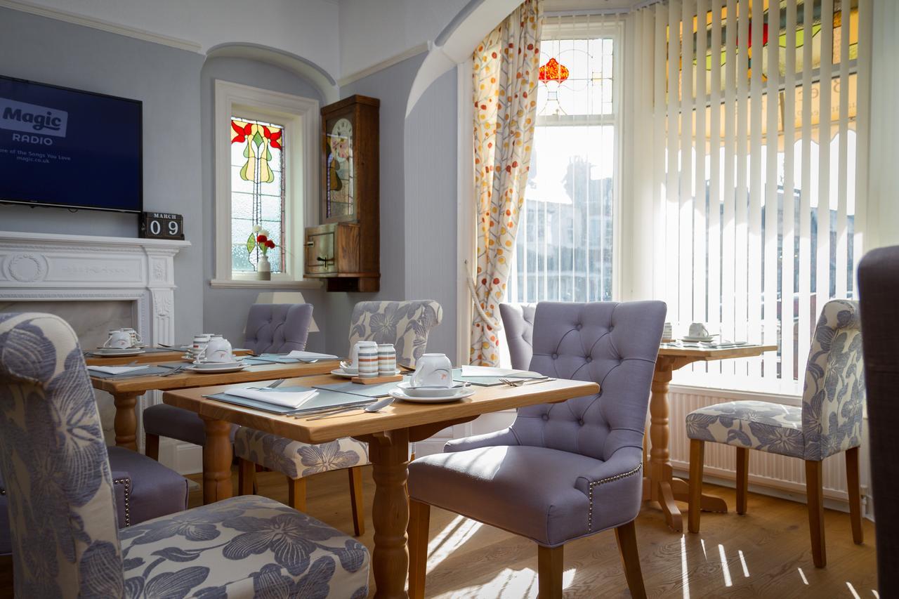 The Beechcliffe - Over 35's Only Guest house 3*