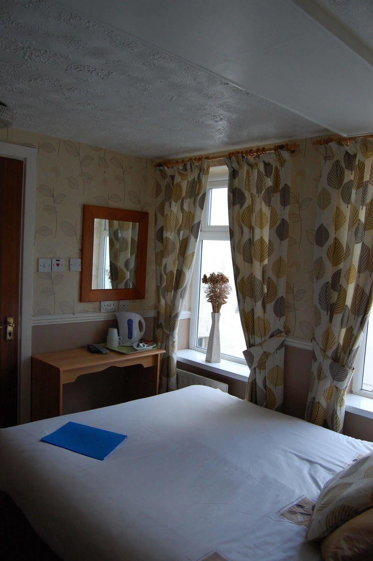 The Chorlton 3* Blackpool
