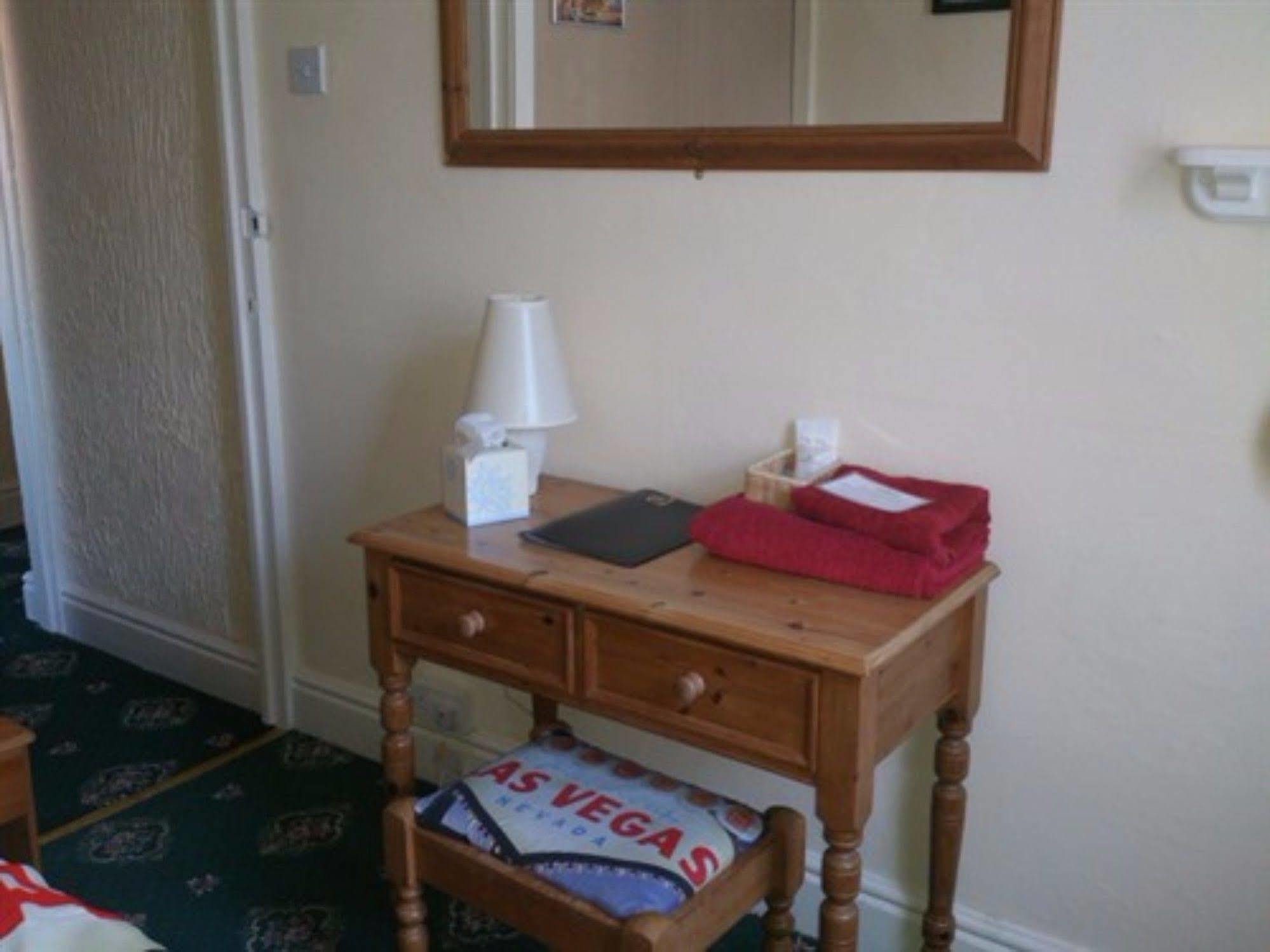The Mercury, - Over 21's Only Bed & Breakfast Blackpool