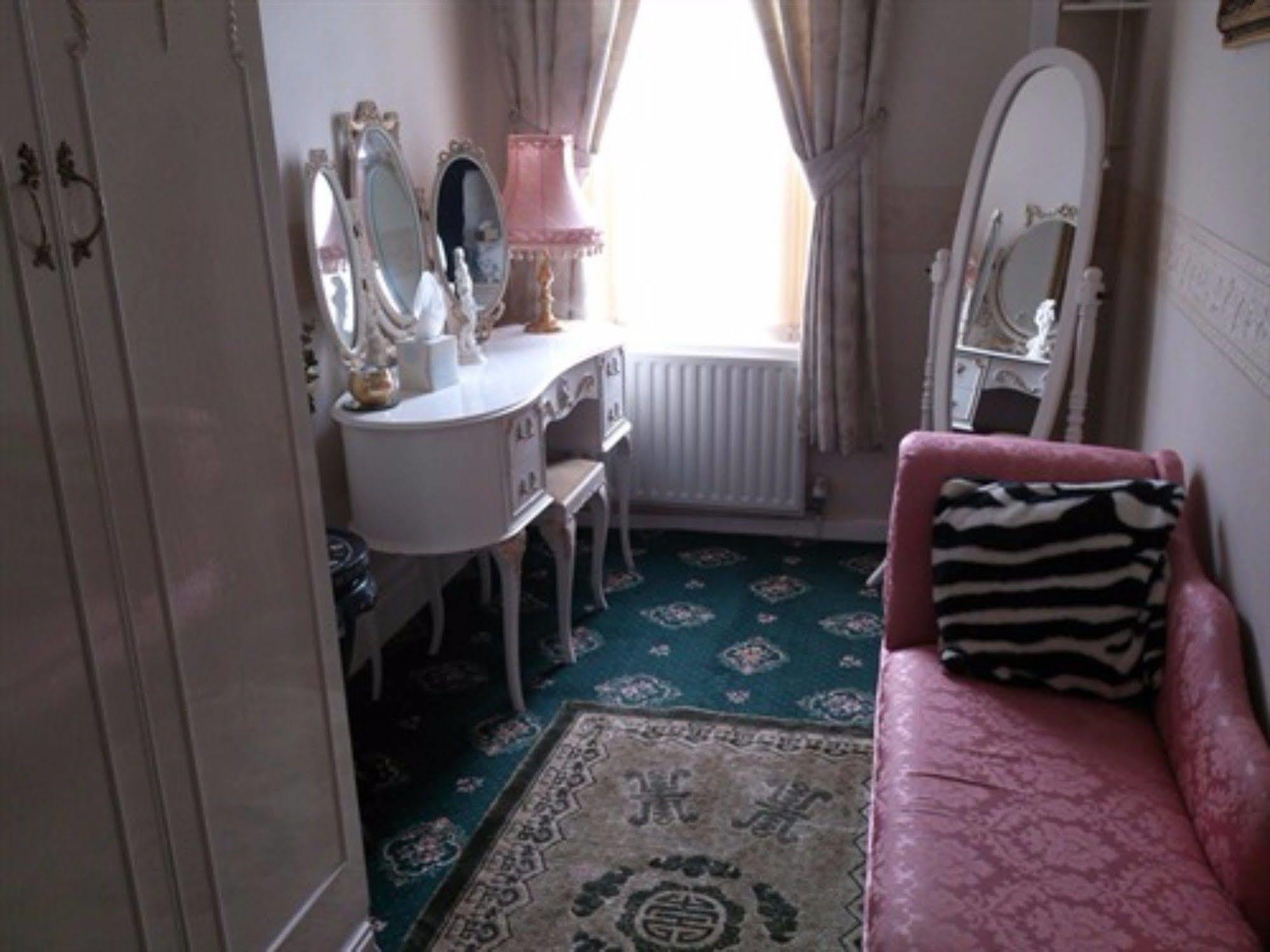 Bed & Breakfast The Mercury, - Over 21's Only 4*
