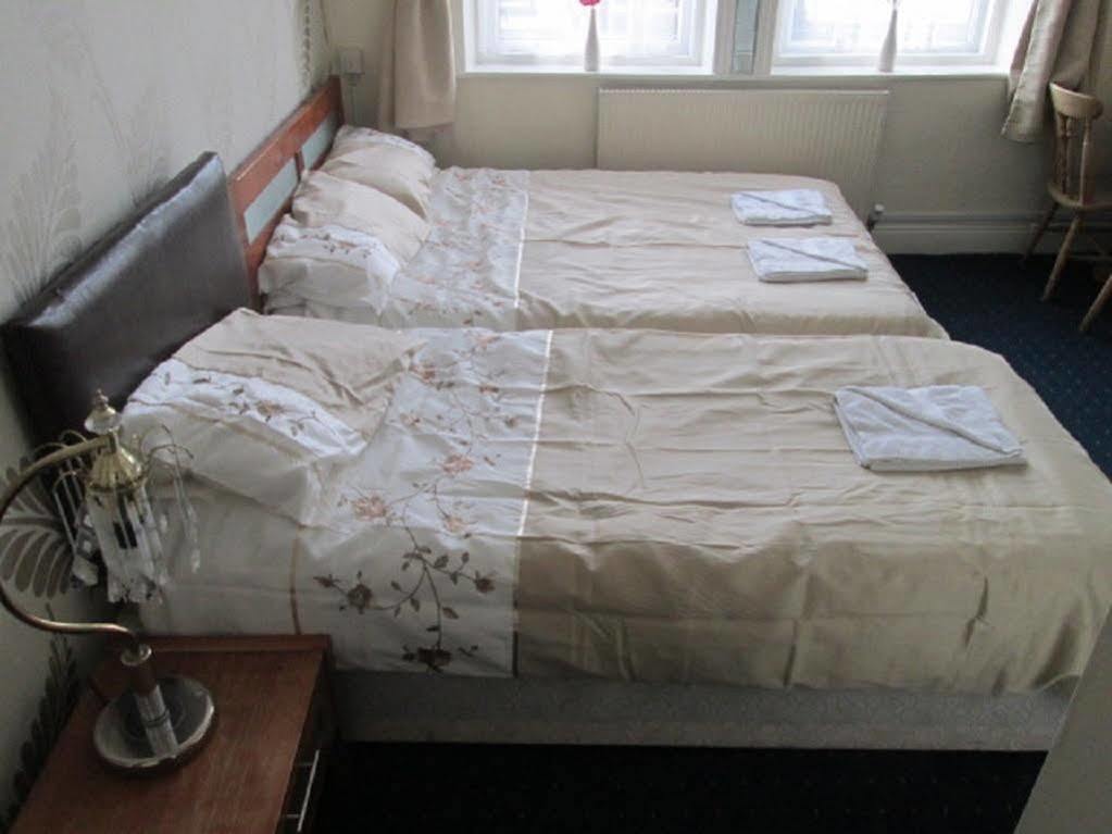 Hotel Tropics