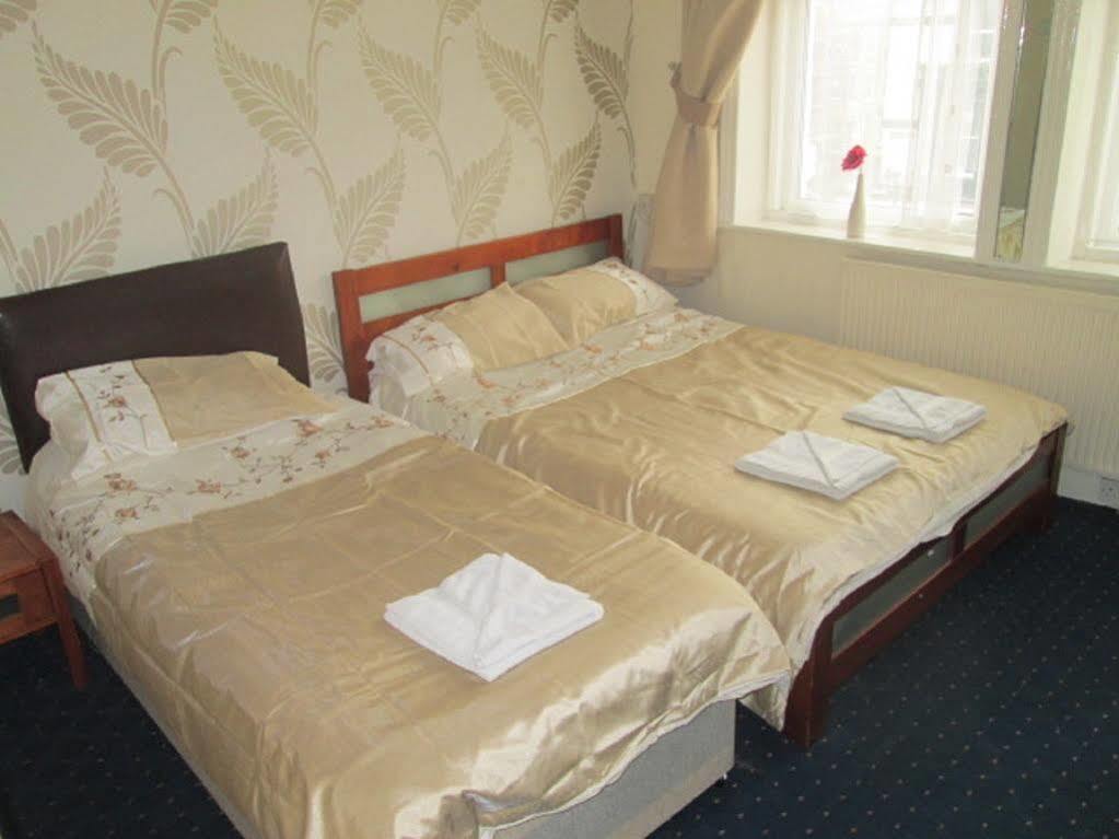 Tropics Hotel