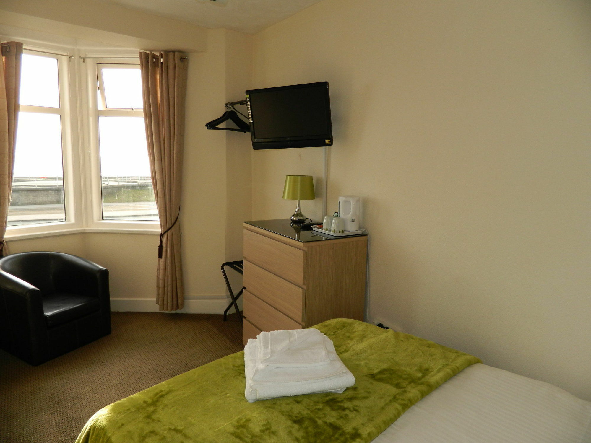 Ocean Bay 3*