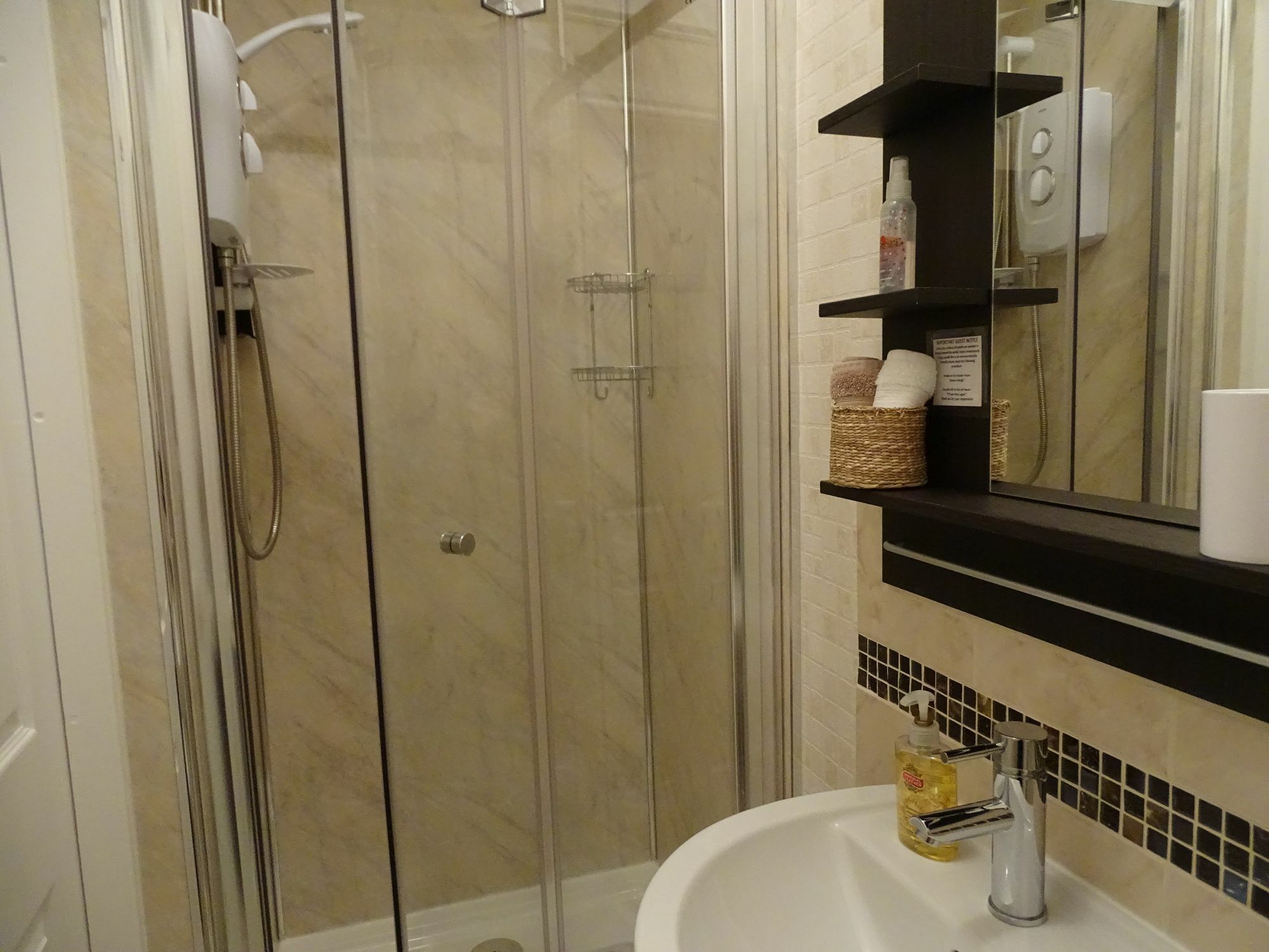 The Beechcliffe - Over 35's Only Guest house