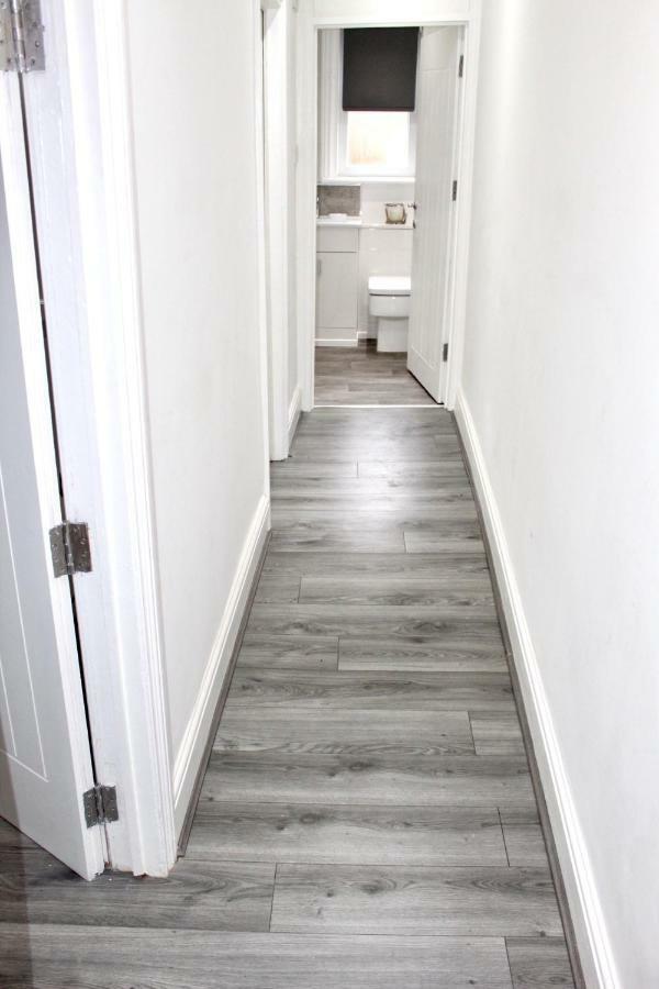 Reads Luxury Jacuzzi Apartment Blackpool