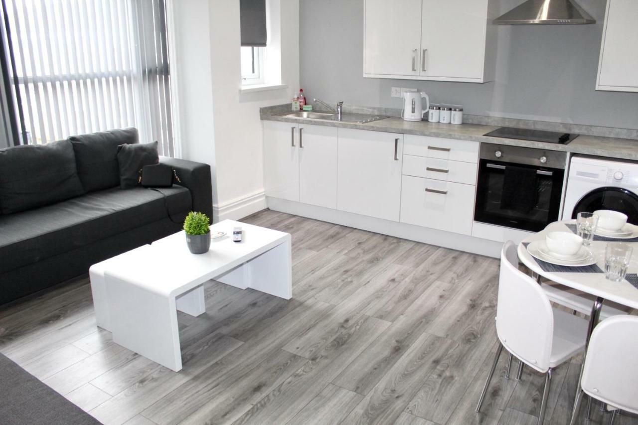 Reads Luxury Jacuzzi Apartment Blackpool
