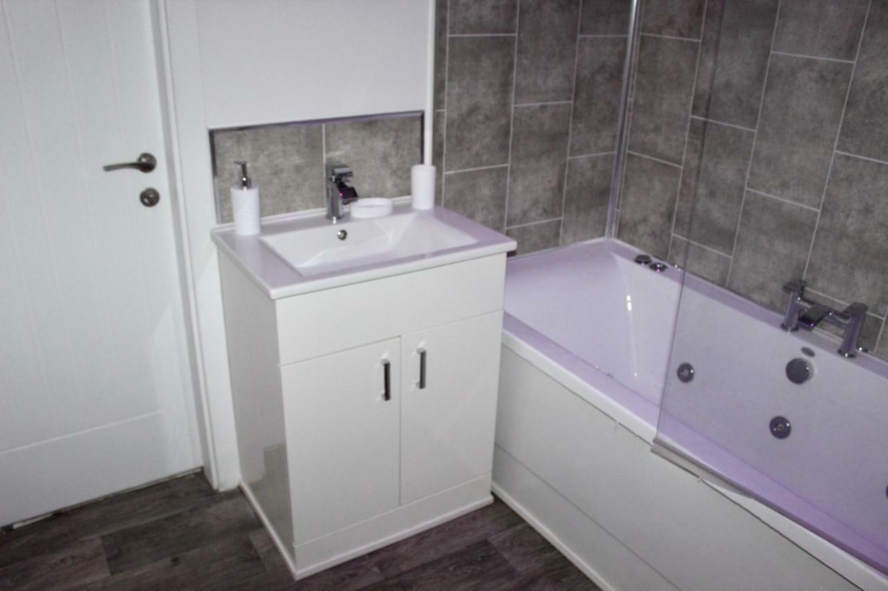 Reads Luxury Jacuzzi Blackpool