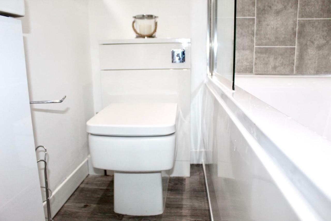 Reads Luxury Jacuzzi Apartment Blackpool