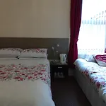 Hotel 33