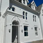 1820 Boutique Rooms & Suites
