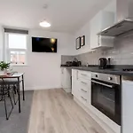 Charles Alexander Short Stay - Charnley House Apartments