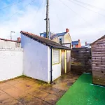 Beautiful Gem In Blackpool - Parking & Garden