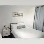 Ivy Chic Apartments By Citynest