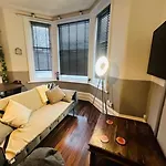 Beautiful Stylish And Modern Space! Perfect Location