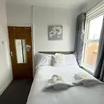 Hotel 33