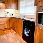 Remarkable 3-Bed Hot Tub House In Blackpool